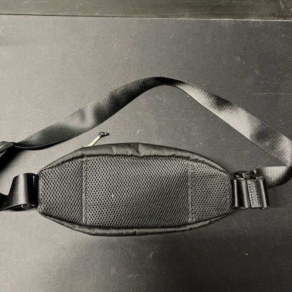 Timbuk2 Slacker Chest Pack Black OS Belt bag Fanny - Picture 3 of 3